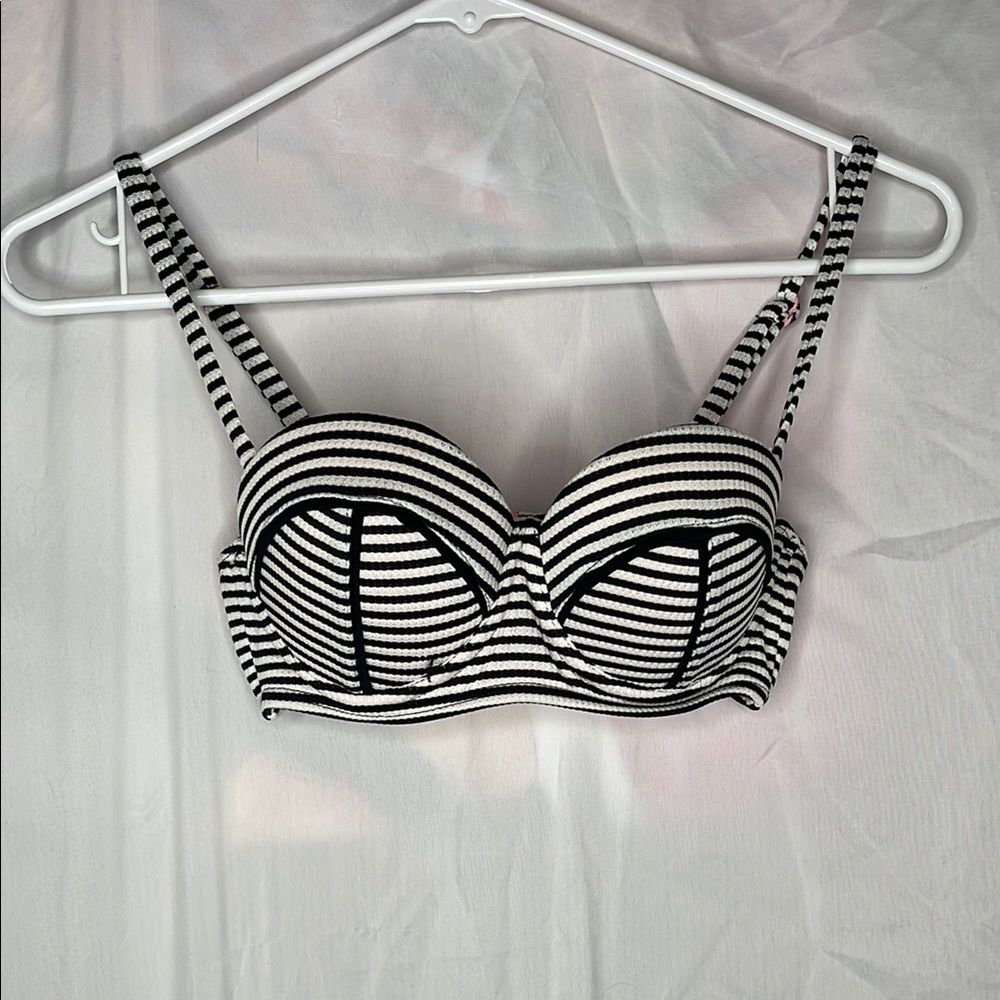 Xhilaration Black and White Striped Bikini Top with Underwire Support